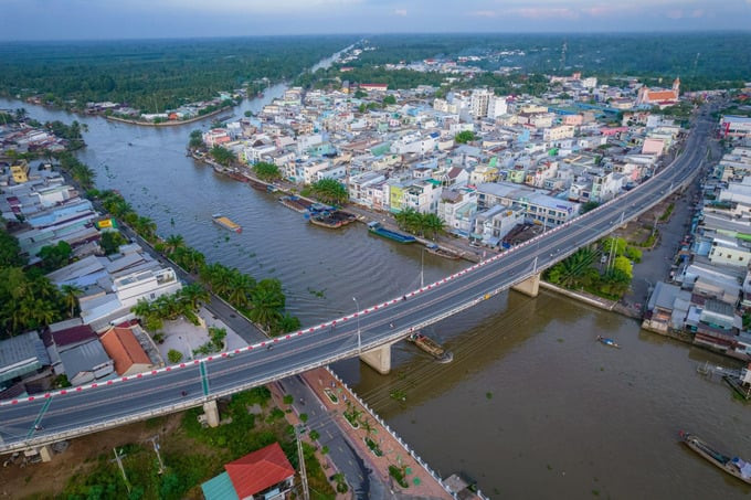 TP. Ngã Bảy như chiếc cầu nối giao thương giữa các tỉnh, thành trong khu vực. Ảnh: Nhịp sống Thị trường