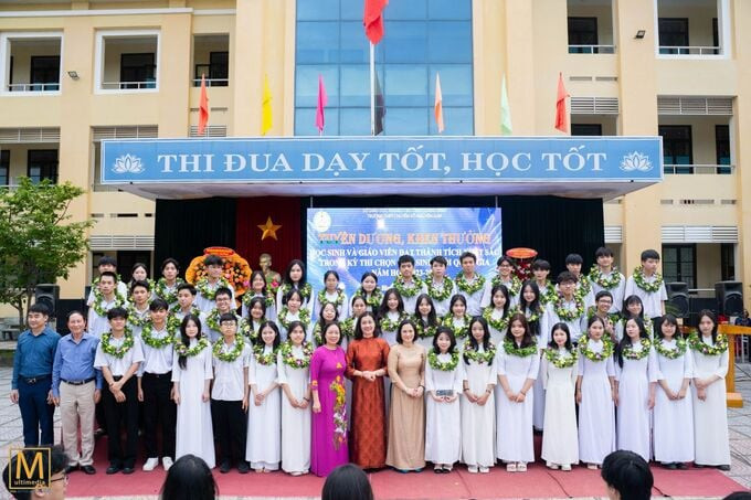 Vinh danh và khen thưởng HSG Quốc gia năm học 2023-2024. Ảnh: VNG Multimedia