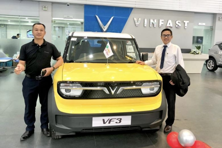 Vừa mua 600 xe điện VinFast VF 3 liền tuyển 100 tài xế, hãng taxi mới báo cước 8.000 đồng/km rẻ nhất thị trường