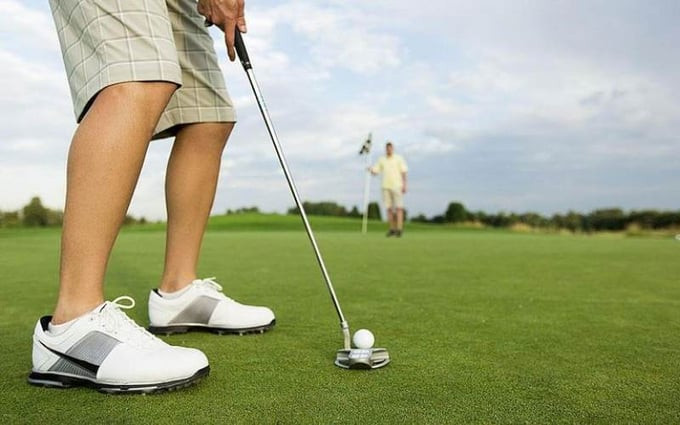 Về kế hoạch đào tạo, các em học sinh sẽ bắt đầu học golf thông qua phương pháp và giáo cụ từ SNAG Golf USA (Ảnh minh họa)