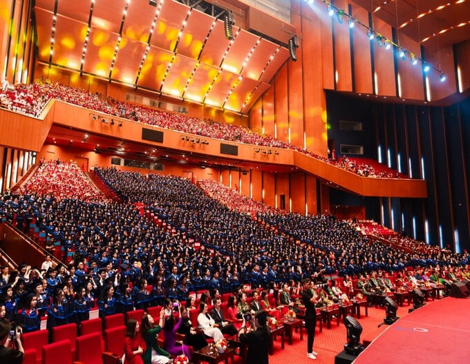 Trường Đại học Ngoại thương Hà Nội đã chiếm vị trí Top 1 với ngành Ngôn ngữ Trung có điểm chuẩn cao nhất ở mức 28,5 điểm, thí sinh đạt trung bình 9,5 điểm/môn mới có cơ hội trúng tuyển. Ảnh minh họa