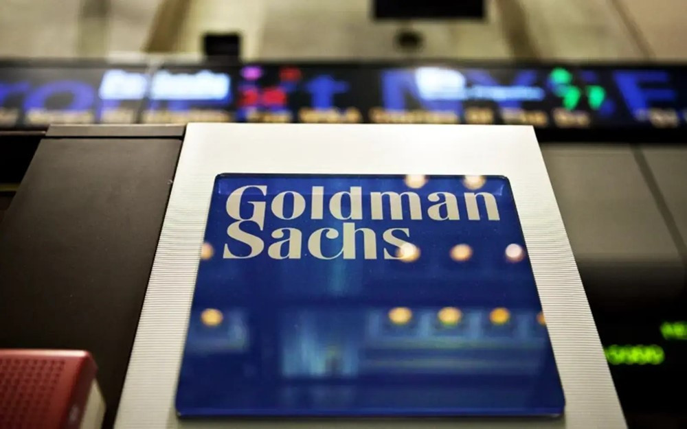 Dữ liệu bán lẻ và việc làm khởi sắc, Goldman Sachs giảm mạnh dự đoán về khả năng kinh tế Mỹ suy thoái - ảnh 1