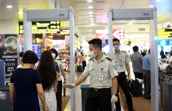 Công tác này nhằm đảm bảo rằng các biện pháp an ninh được thực hiện nghiêm ngặt, nhằm đối phó với các tình huống có thể phát sinh trong bối cảnh tăng cường lưu lượng hành khách và hoạt động bay. Ảnh minh hoạ