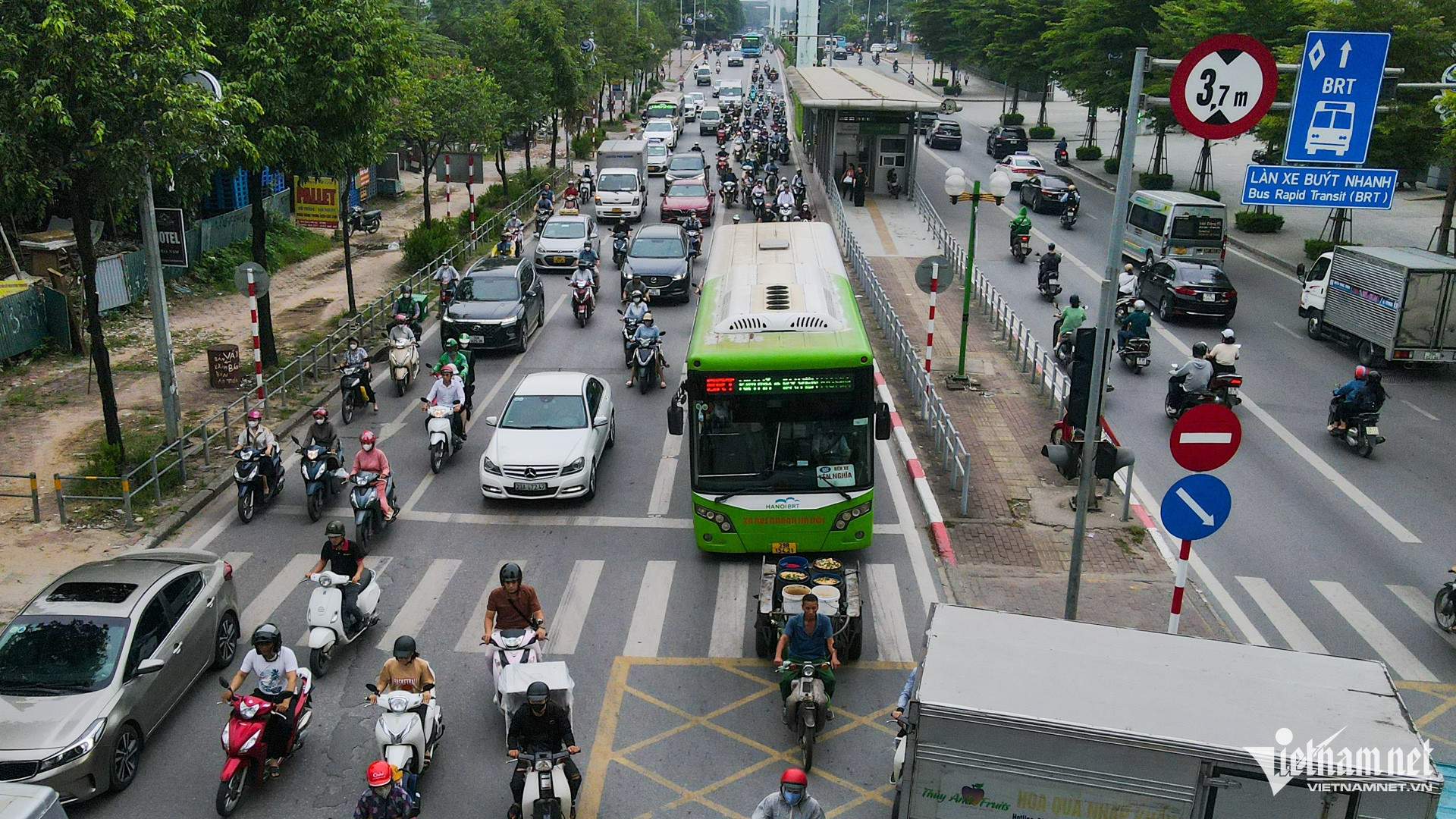 W-Vỉa hè tuyến BRT.jpg