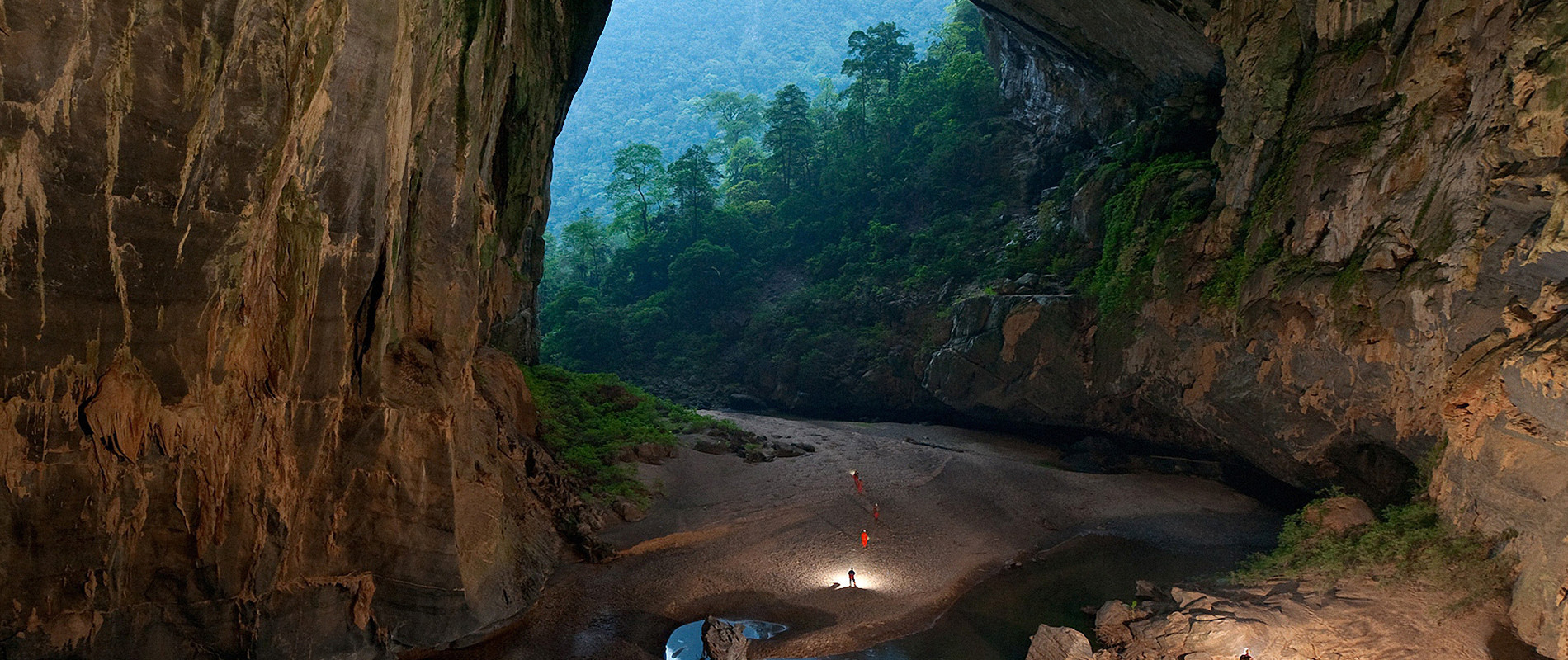 Hang Son Doong Vietnam IMG SLIDER.jpg