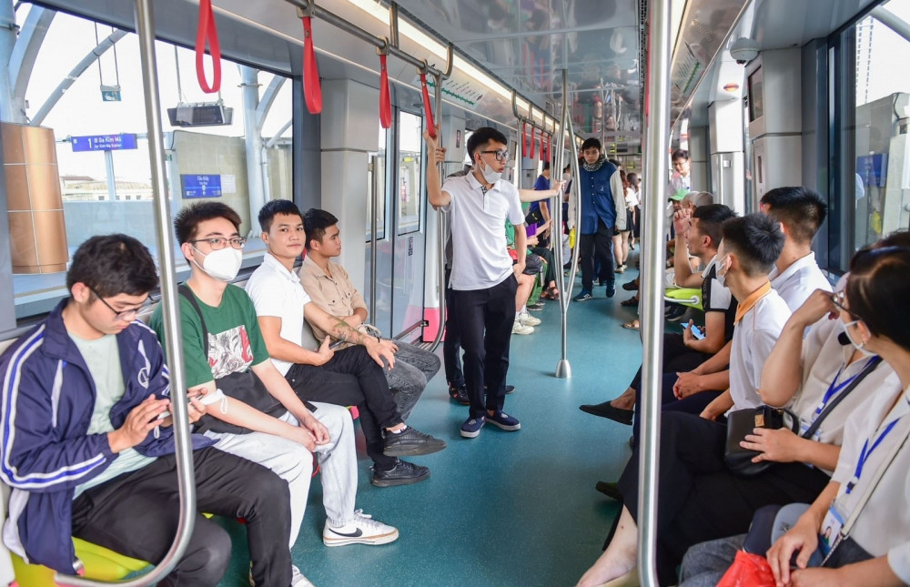 Metro Nhổn - Ga Hà Nội hết thời gian miễn phí, liệu còn đông khách?