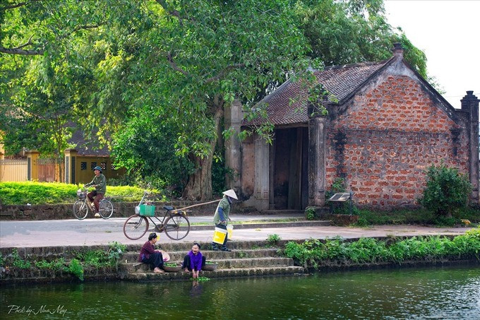 Không gian sinh hoạt tại Đường Lâm mang đậm hồn quê vùng Đồng bằng Bắc Bộ. Ảnh Nina May