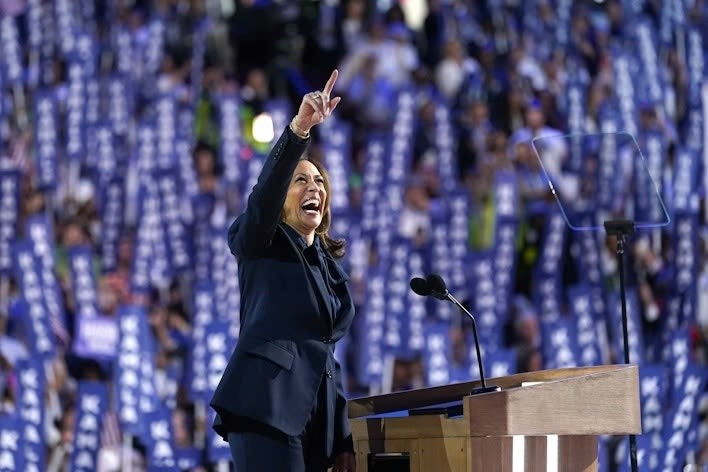 Bà Kamala Harris nhận khoản quyên góp kỷ lục lịch sử, mạnh mẽ tuyên bố: ‘Không phải Trung Quốc, nước Mỹ sẽ chiến thắng trong cuộc cạnh tranh thế kỷ 21’ - ảnh 1