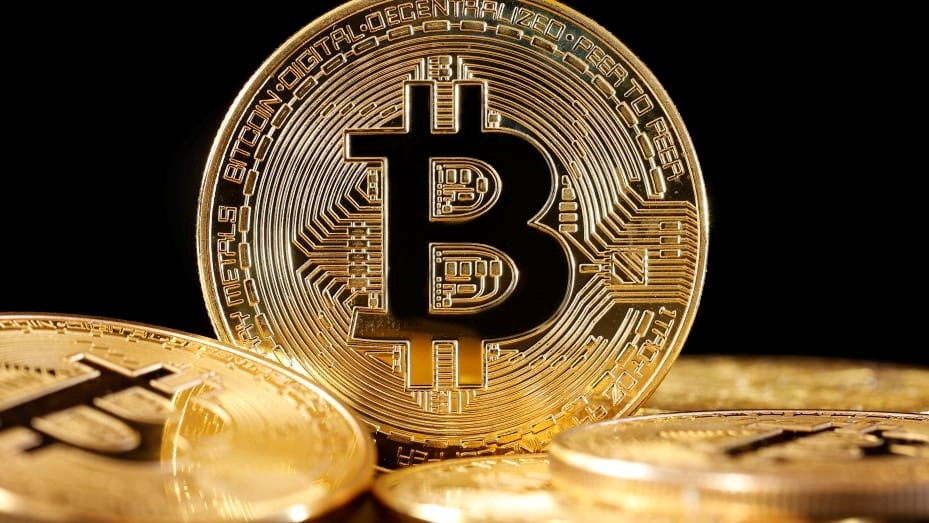 Đà tăng giá của Bitcoin giúp tạo ra hơn 84.000 tỷ phú tiền điện tử chỉ trong 1 năm - ảnh 1