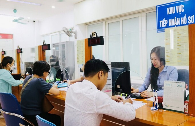 Một số doanh nghiệp đã lợi dụng các quy định để sa thải người lao động mà không có lý do chính đáng, nhằm tránh rủi ro pháp lý khi đơn phương chấm dứt hợp đồng. Ảnh: Internet