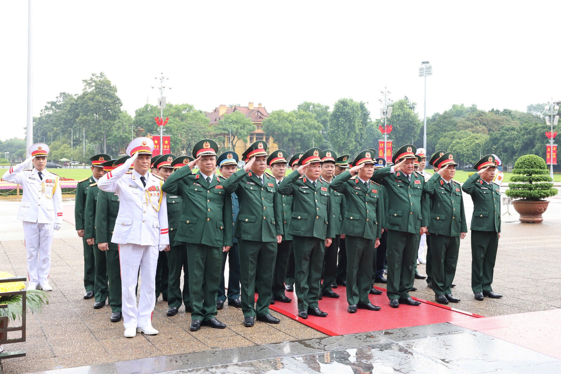 Chùm ảnh: Lãnh đạo Đảng, Nhà nước vào Lăng viếng Chủ tịch Hồ Chí Minh nhân dịp 79 năm Quốc khánh 2/9- Ảnh 3.