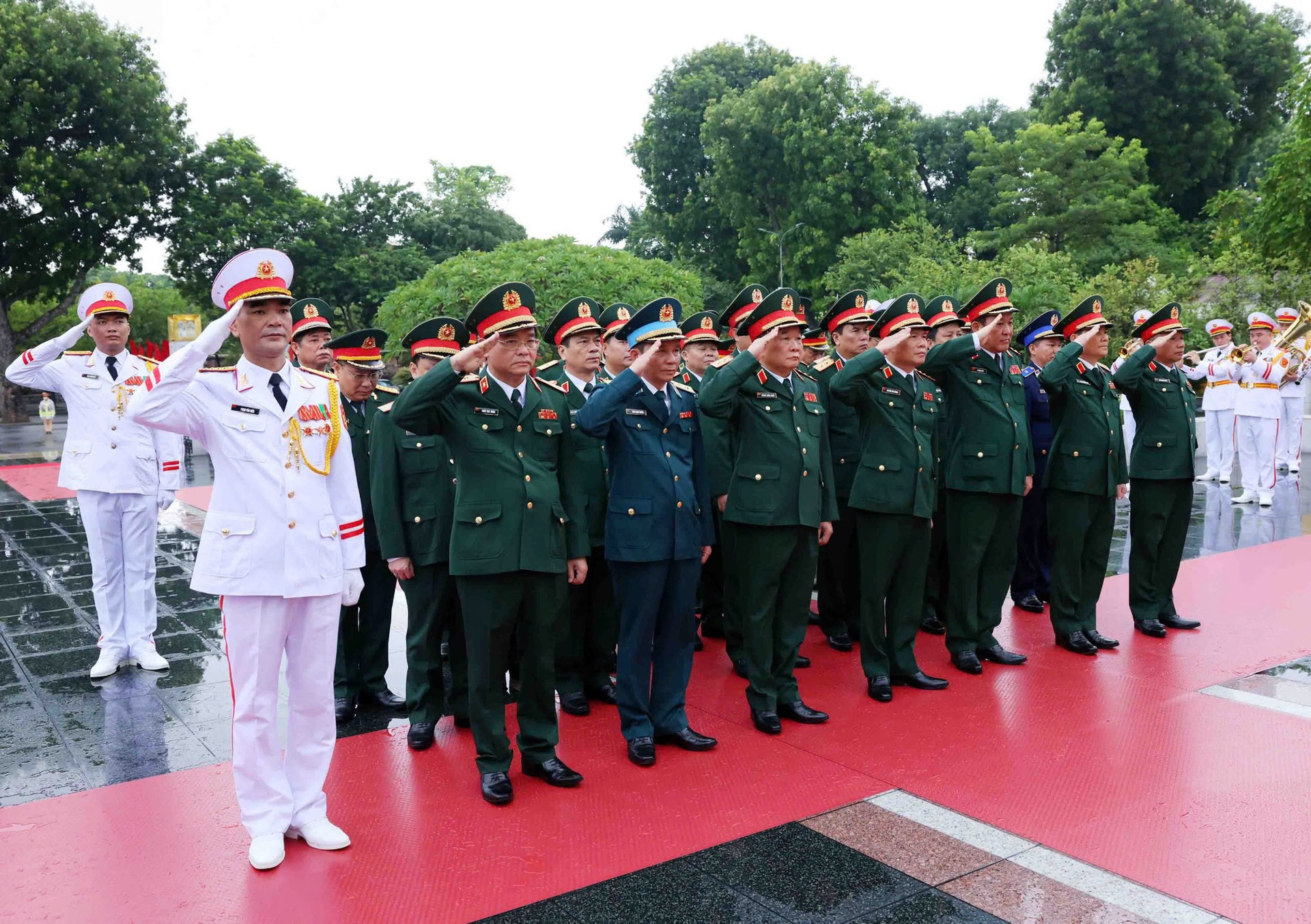 Chùm ảnh: Lãnh đạo Đảng, Nhà nước vào Lăng viếng Chủ tịch Hồ Chí Minh nhân dịp 79 năm Quốc khánh 2/9- Ảnh 7.