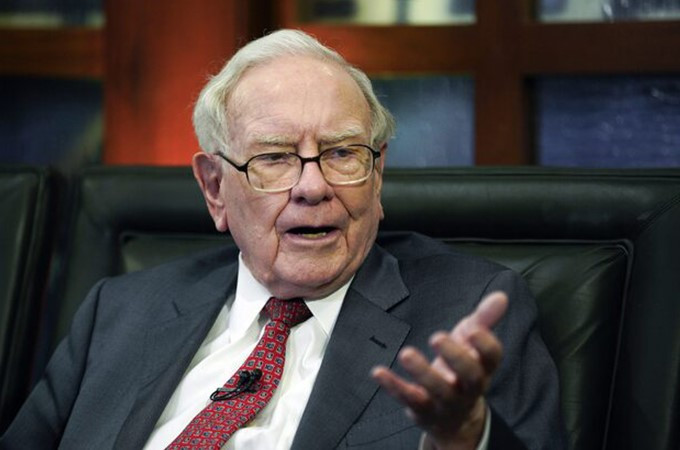 Warren Buffett gợi ý 5 cuốn sách giúp đầu tư thành công hơn - ảnh 1