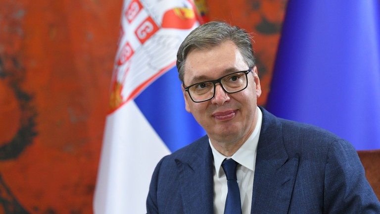 Tổng thống Serbia Aleksandar Vucic phát biểu tại cuộc họp báo hôm 29/8. Ảnh: Getty