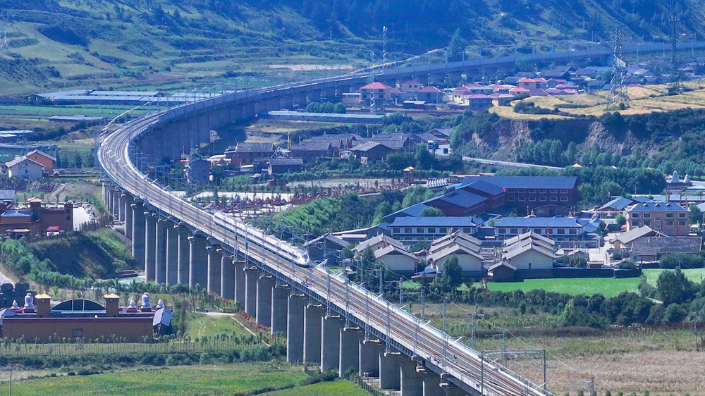 Làng giềng Việt Nam khánh thành tuyến đường sắt dài 69km nối liền 2 tỉnh lớn, rút ​​ngắn thời gian di chuyển từ 7 tiếng xuống còn 99 phút - ảnh 1