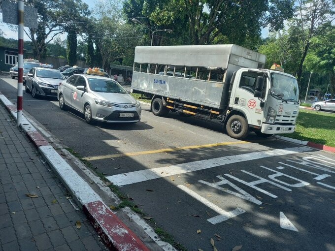 Từ năm 2025, khi đăng ký thi giấy phép lái xe ô tô, học viên không cần phải lo lắng về việc chọn lựa giữa mục đích hành nghề hay không hành nghề. Ảnh minh họa