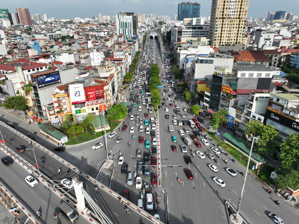 Sau ít ngày vắng vẻ, các tuyến phố nội đô cũng trở lại đông đúc như thường.