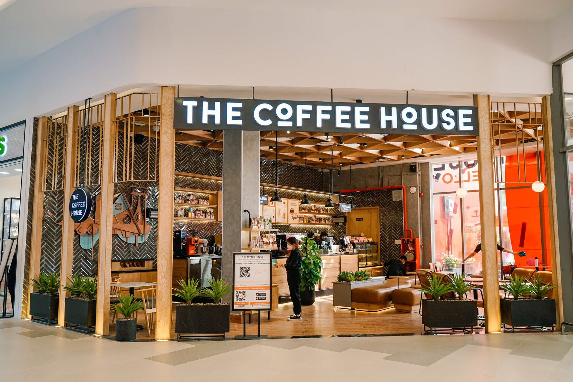 VÌ SAO NÊN ĐẦU TƯ THIẾT KẾ QUÁN CÀ PHÊ? – The Coffee House