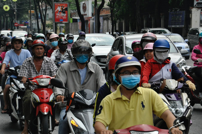 Ngoài việc bị phạt tiền, người điều khiển xe thực hiện hành vi vi phạm còn bị áp dụng các hình thức xử phạt bổ sung. Ảnh minh hoạ