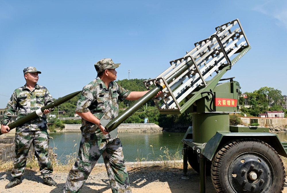 Láng giềng Việt Nam phóng tên lửa để ‘hô mưa, gọi gió’: Tăng lượng mưa khoảng 39,8 tỷ tấn, giảm hơn 49 nghìn tỷ thiệt hại - ảnh 1