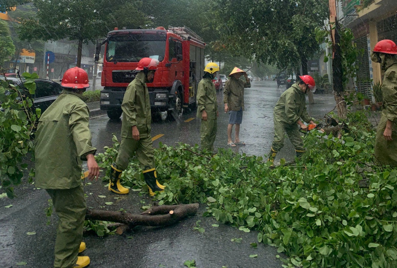 CẬP NHẬT: Bão số 3 mạnh cấp 9-10, gây mưa to ở Bắc Bộ- Ảnh 11.