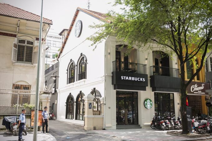 Starbucks Hàn Thuyên (Quận 1, TP. HCM) có giá thuê 700 triệu đồng/tháng. Ảnh: Internet