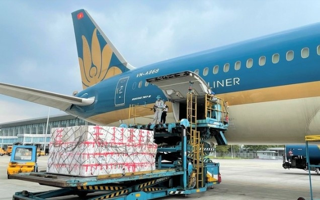 Vietnam Airlines, Bamboo Airways vận chuyển miễn phí hàng cứu trợ cho vùng ảnh hưởng bão lũ miền Bắc