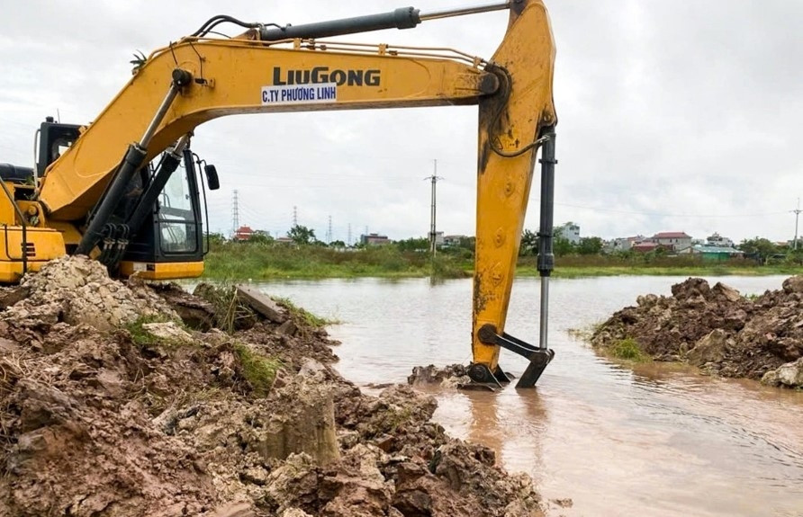 Bắc Ninh chỉ đạo khẩn, đào kênh thoát nước cho Samsung Industrial