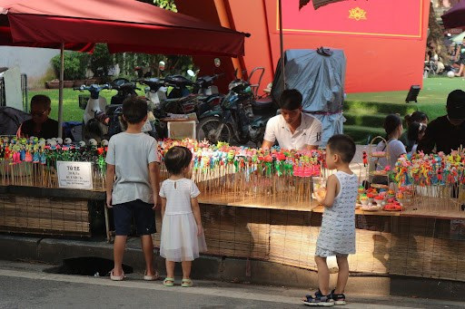 Tết Trung thu gặp nghệ nhân tò he làng Xuân La: Người đưa món đồ chơi dân gian từ góc làng ra sân chơi Quốc Tế - ảnh 6