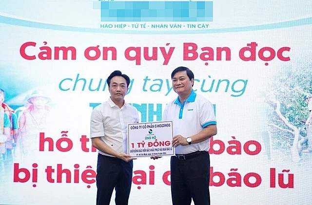 Quốc Cường Gia lai (QCG) gặp khó, Cường Đô La vẫn mạnh tay hỗ trợ đồng bào vùng bão lũ