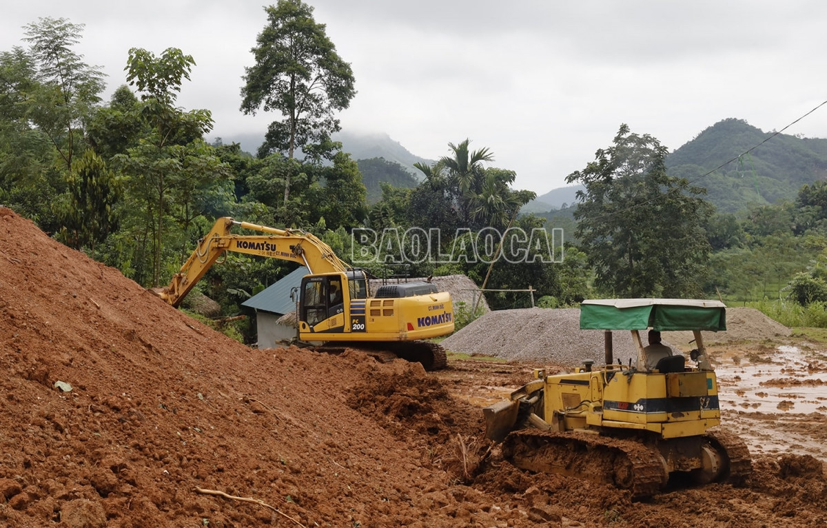 Khu tạm cư cho người dân Làng Nủ: Vingroup (VIC) tài trợ 2 tỷ đồng, thi công thần tốc sớm hoàn thành trong 4 ngày nữa