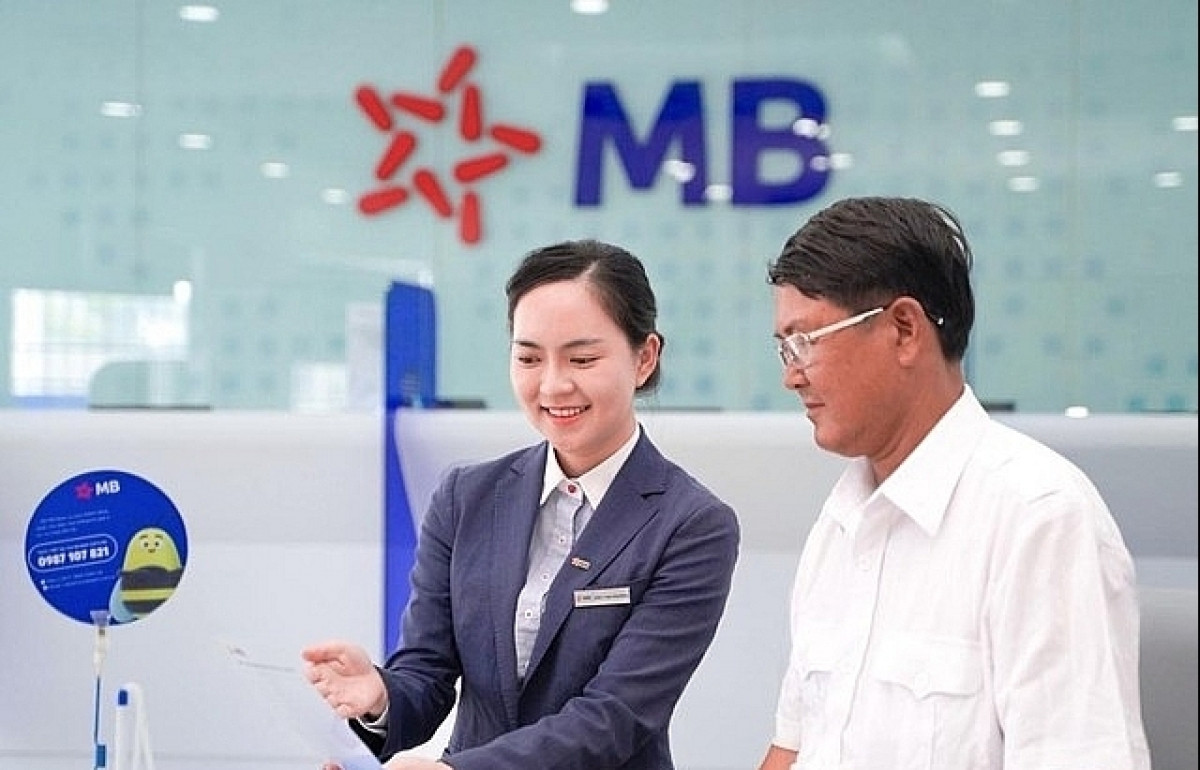 MBBank (MBB) tung gói vay 2.000 tỷ đồng hỗ trợ khách hàng sau bão lũ