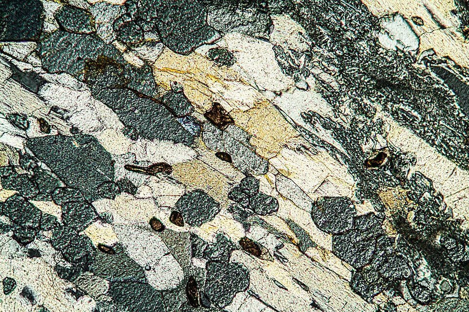 pngtree-eclogite-rock-under-the-microscope-100x-hohe-tauern-multicolored-earth-s-mantle-photo-image_33141942.jpg