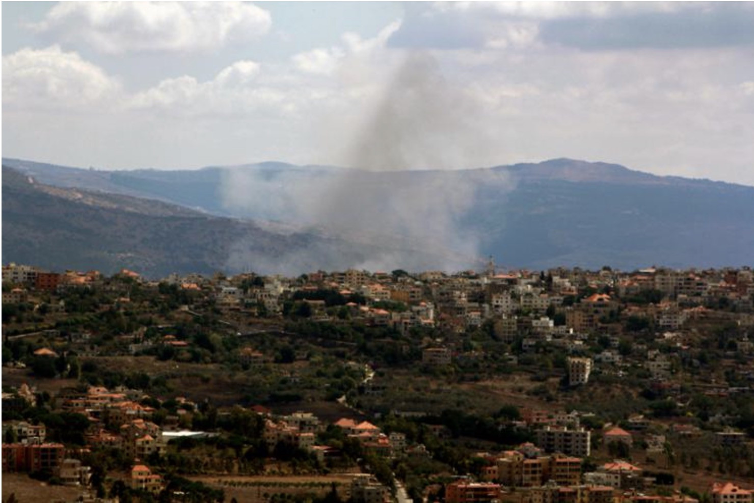 israel tấn công nam lebanon - epa