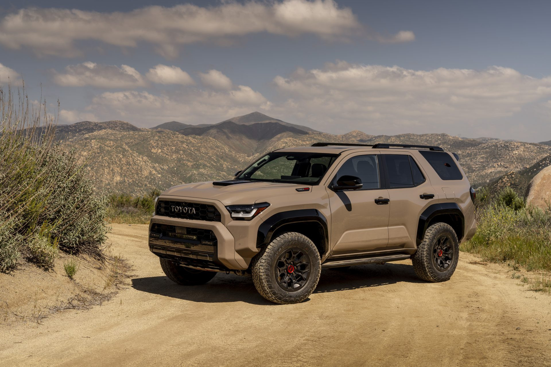 2025 toyota 4runner officially revealed 2.jpg