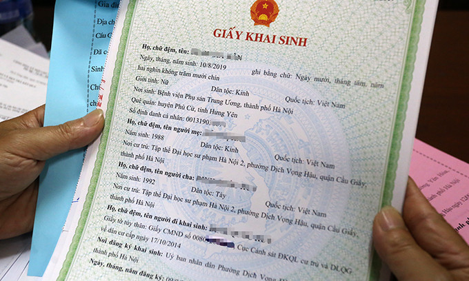 Giấy khai sinh là giấy tờ có giá trị pháp lý quan trọng trong cuộc đời mỗi người. Ảnh minh họa