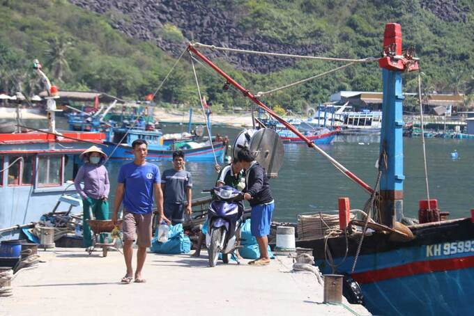 Người dân ở đây chủ yếu sống bằng nghề đánh bắt hải sản. Nguồn: Laodong