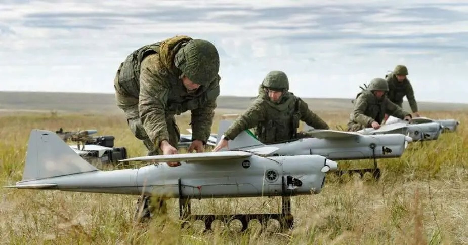 UAV dùng mạng nơ-ron thần kinh, cõng drone cảm tử vượt chiến hào Ukraine