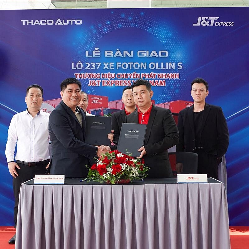 Thaco Auto bàn giao 237 lô xe tải cho doanh nghiệp logistics lớn thứ 3 Việt Nam