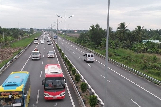 Tốc độ thiết kế đường bộ cao tốc được phân làm 3 cấp, tối đa là 120km/h. Ảnh minh họa