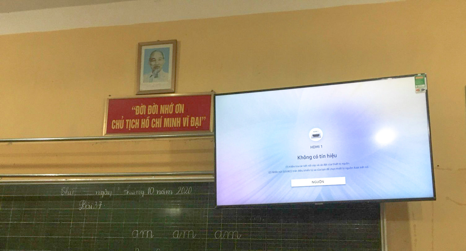 Một trường học ở Bình Định tháo trả tivi do vận động 'chưa đảm bảo nguyên tắc tự nguyện'