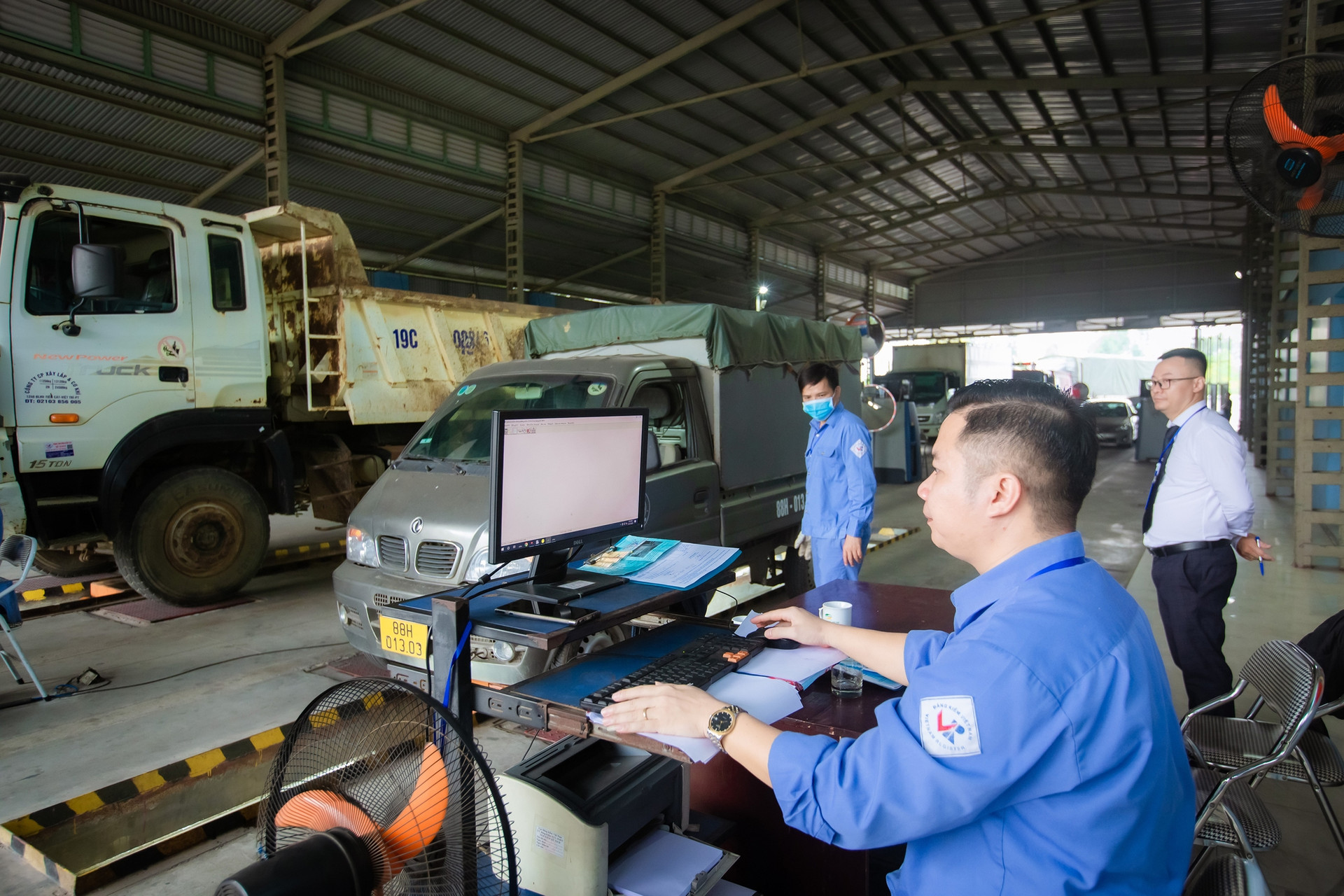 Bổ sung 2 trường hợp bị thu hồi giấy chứng nhận đủ điều kiện hoạt động kiểm định xe cơ giới- Ảnh 1.