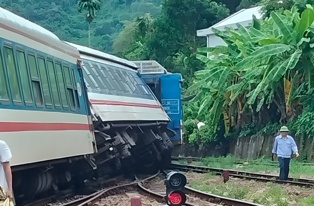 Tàu hỏa qua Thừa Thiên-Huế liên tiếp xảy ra sự cố trật bánh, Sở GTVT lên tiếng ảnh 2