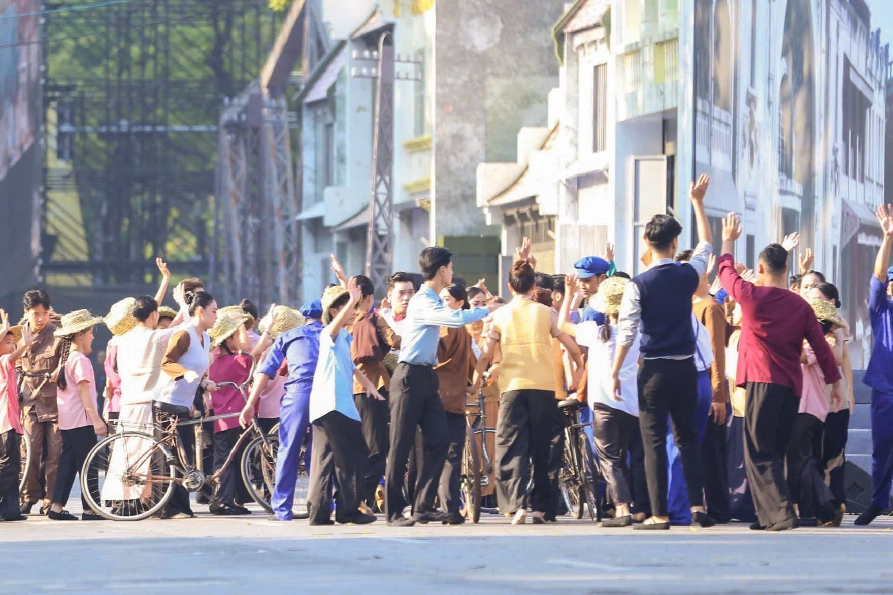 10.000 người tái hiện hình ảnh đoàn quân tiến về tiếp quản Thủ đô năm 1954 ảnh 7