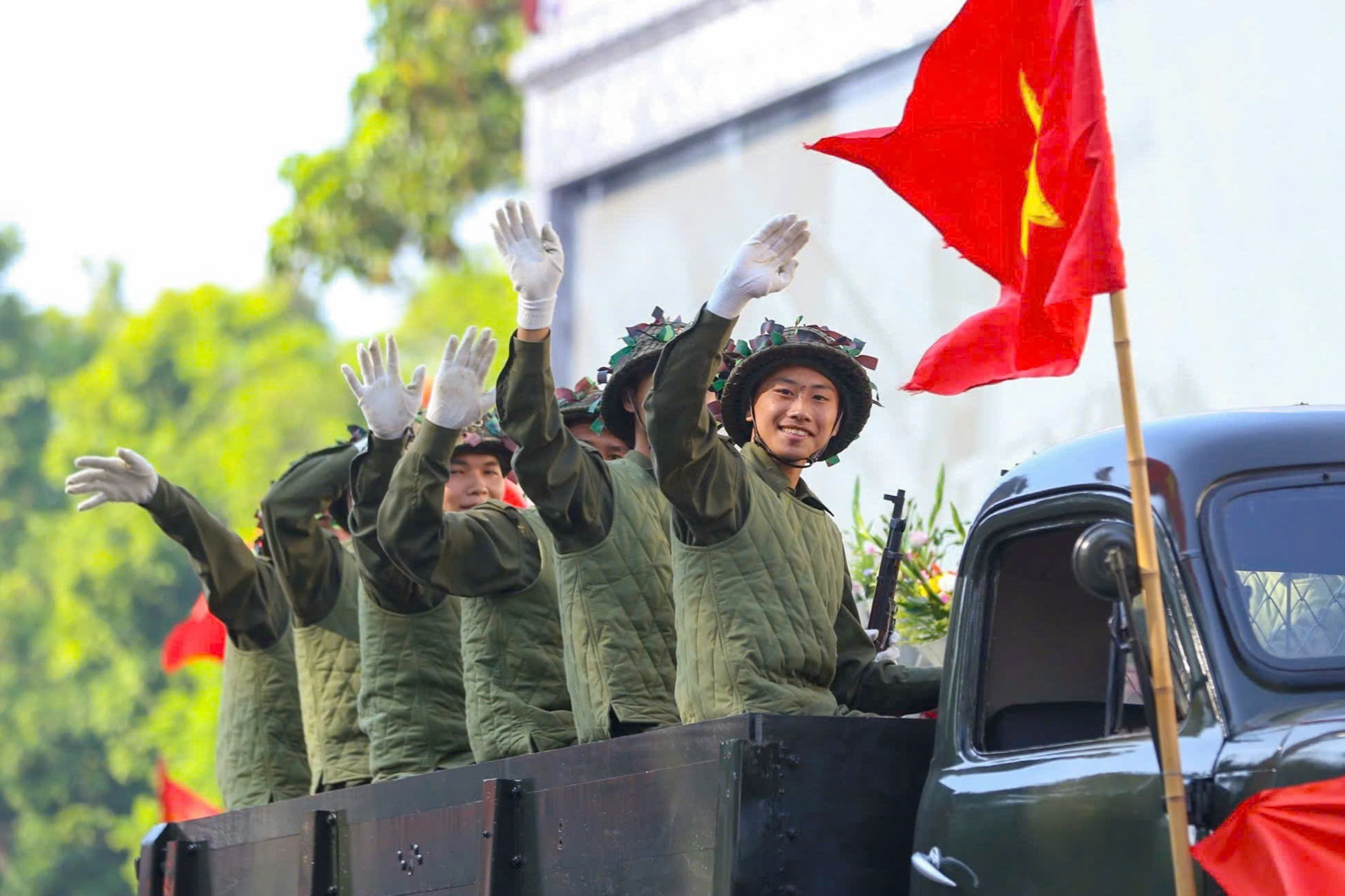 10.000 người tái hiện hình ảnh đoàn quân tiến về tiếp quản Thủ đô năm 1954 ảnh 6