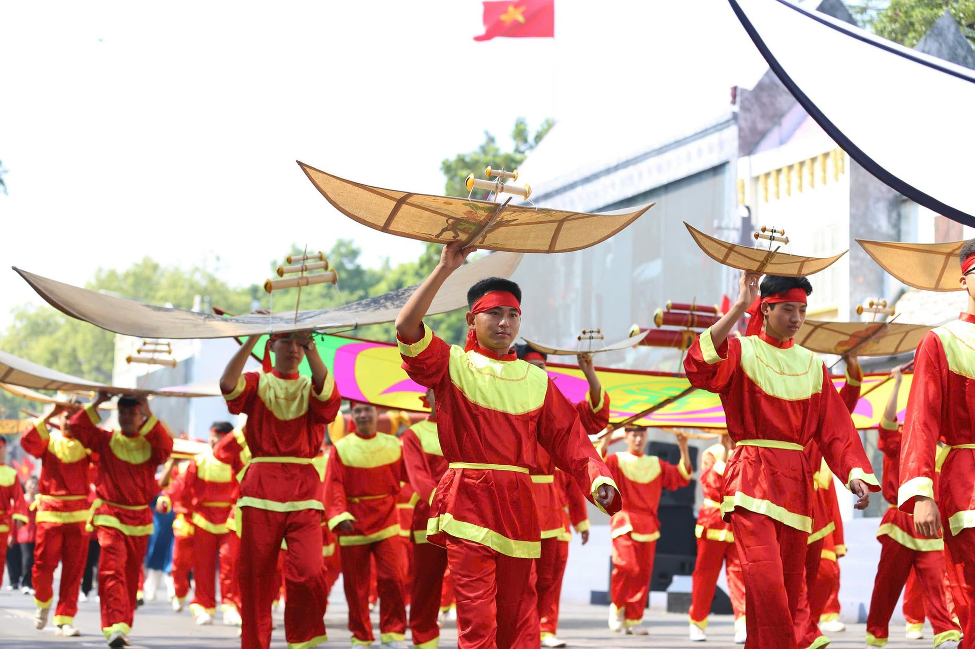 10.000 người tái hiện hình ảnh đoàn quân tiến về tiếp quản Thủ đô năm 1954 ảnh 13