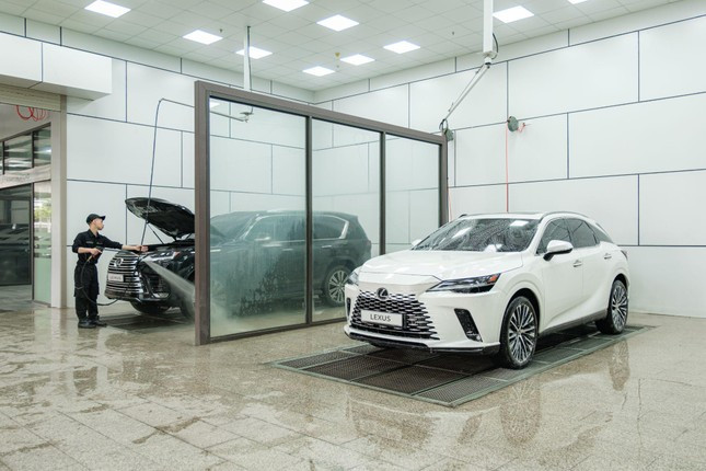 Đi xe sang, bảo dưỡng không tốn kém: Điều tưởng phi lý mà Lexus làm được ảnh 2