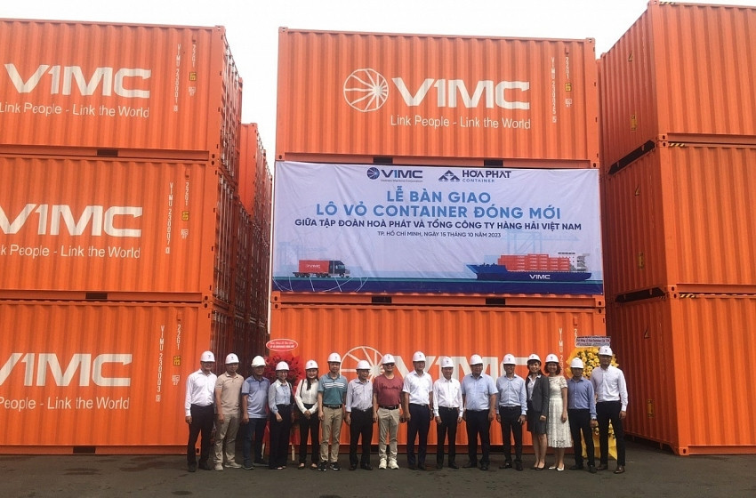 Hòa Phát bàn giao lô container cho Tổng Công ty Hàng hải Việt Nam