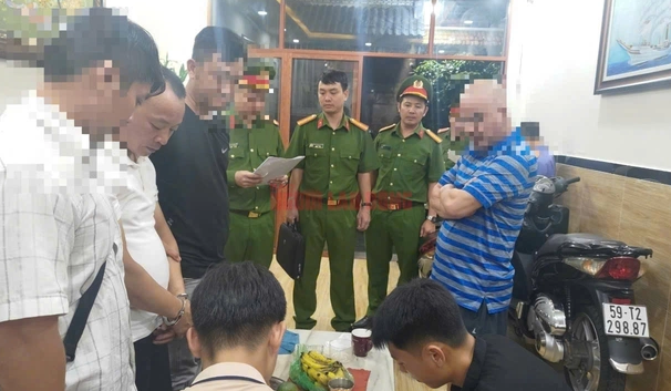 Bắt người bán cháo lòng giả danh 'Cục phó C02' lừa trùm cát tặc hàng tỷ đồng