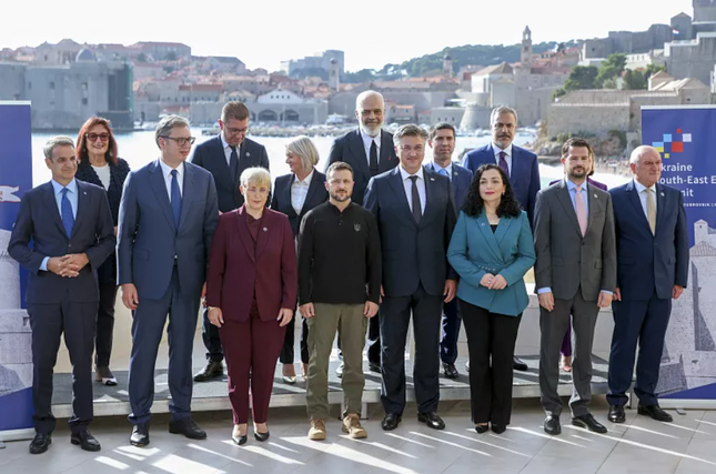 Tổng thống Ukraine nói xung đột với Nga kết thúc muộn nhất là năm 2025 ảnh 1